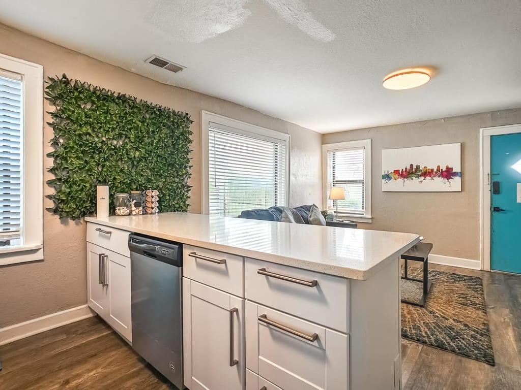 Heart Of Westport 1Br Villa Kansas City Exterior foto