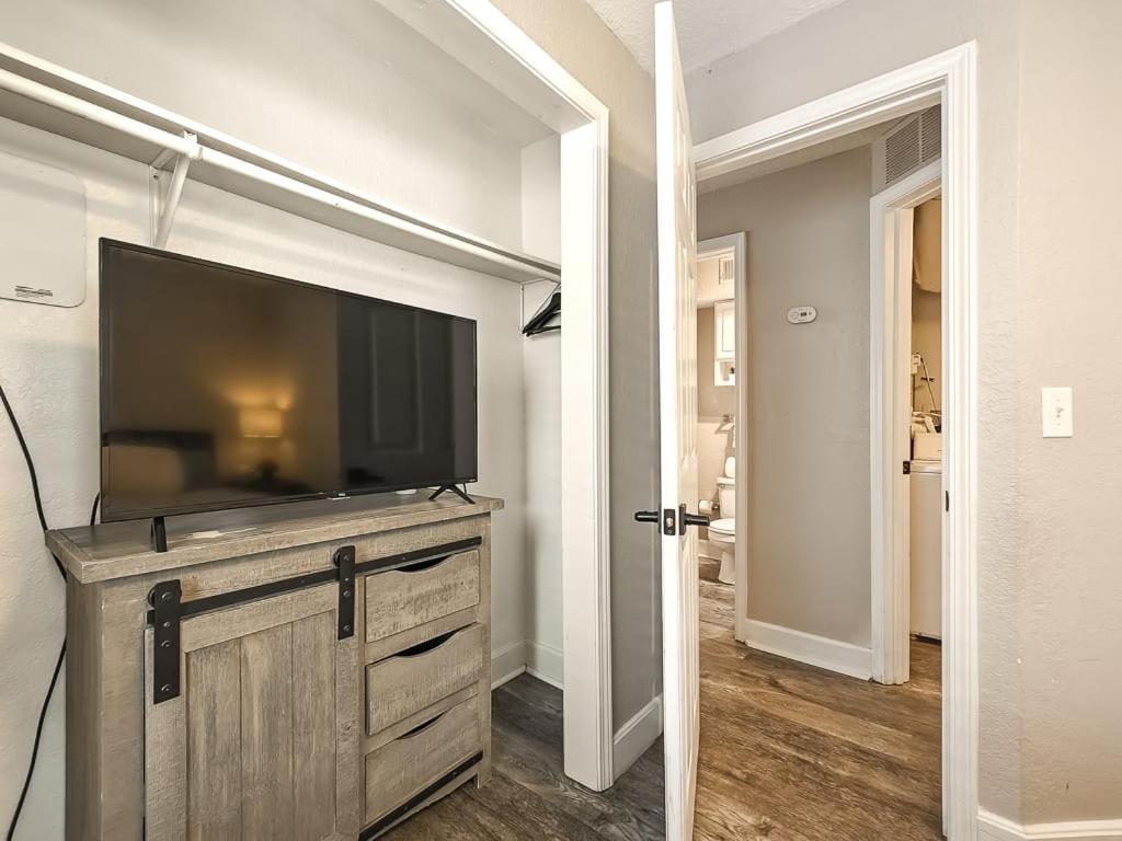 Heart Of Westport 1Br Villa Kansas City Exterior foto